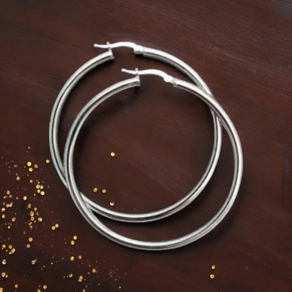 🆕️Minimalist 18K Gold Plated Stainless Steel Hoop Earrings 🌟 Trendy & Chic - Picture 7 of 12